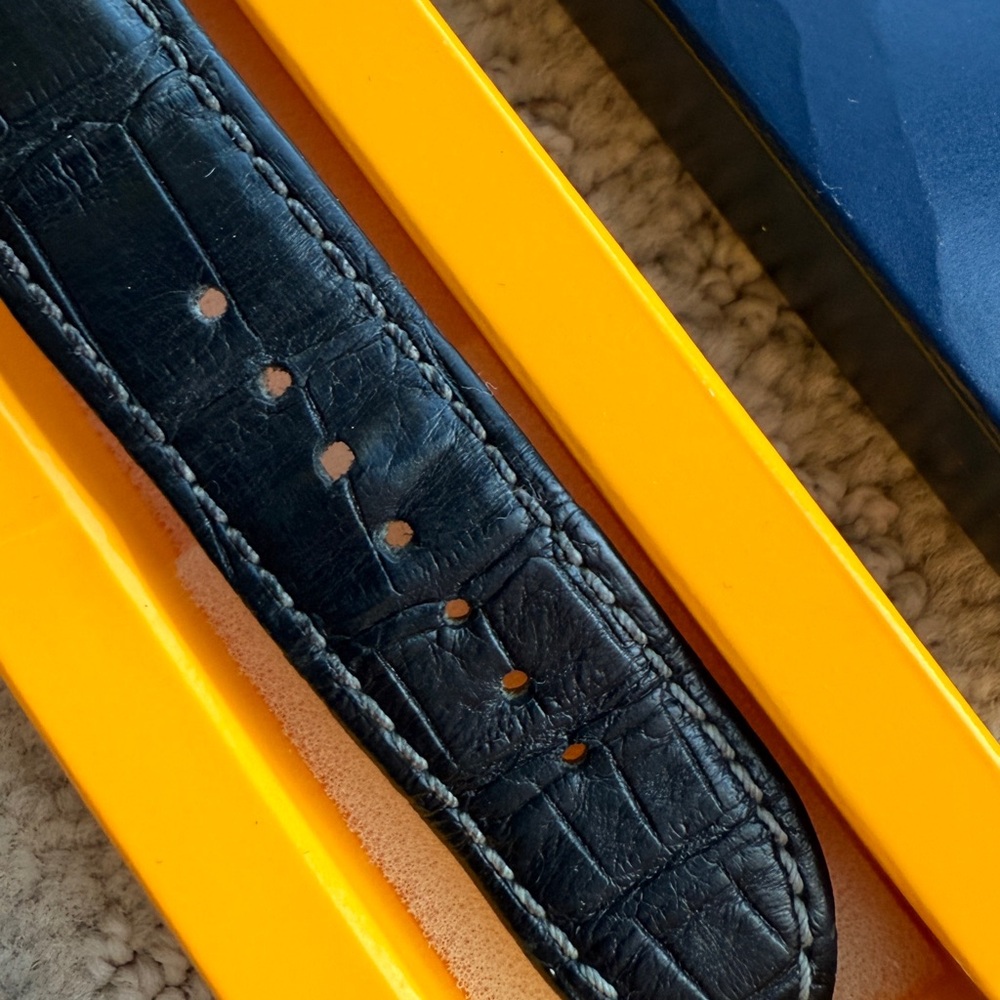 BLACK ALLIGATOR LEATHER STRAP - - Picture 5 of 8
